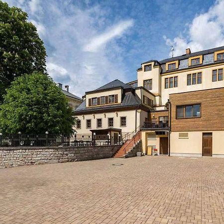Hotel Zlaty Lev Jablonec nad Nisou Exterior foto